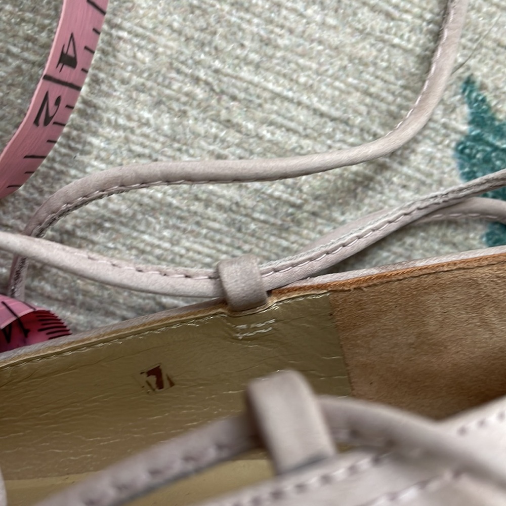 NWOB Stuart Weitzman Lace Up Low heel pumps - Picture 10 of 10